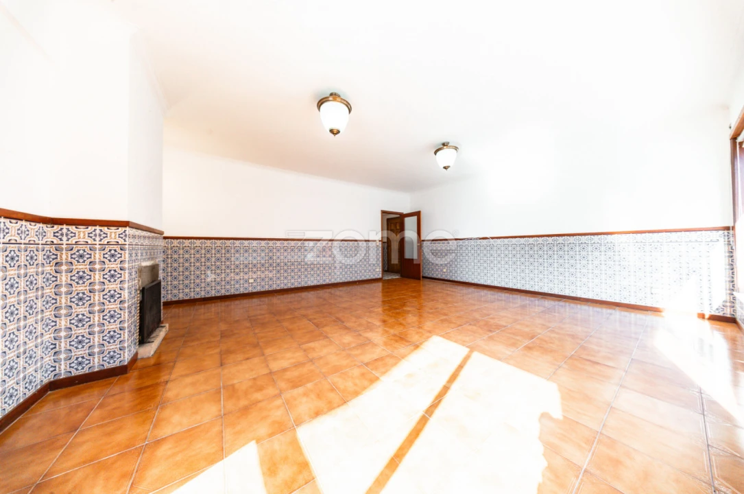 Apartamento T3 para Venda em Santo Antonio dos Olivais Foto 5