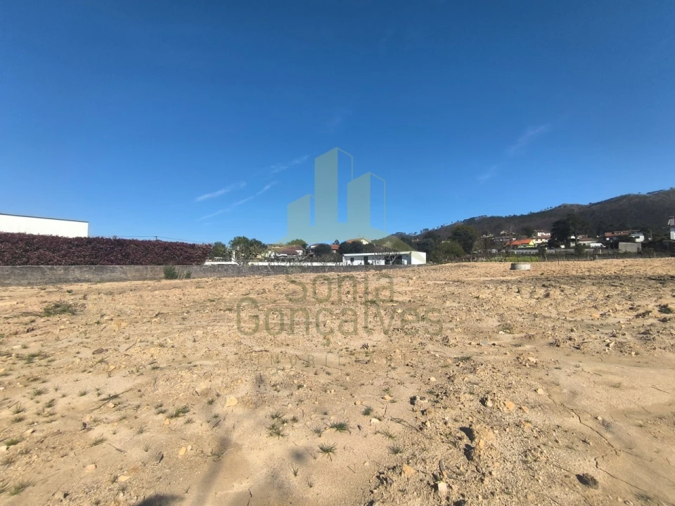 Terreno para Venda em Correlhã Foto 7