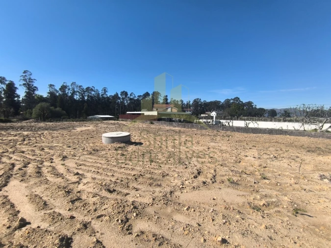 Terreno para Venda em Correlhã Foto 2