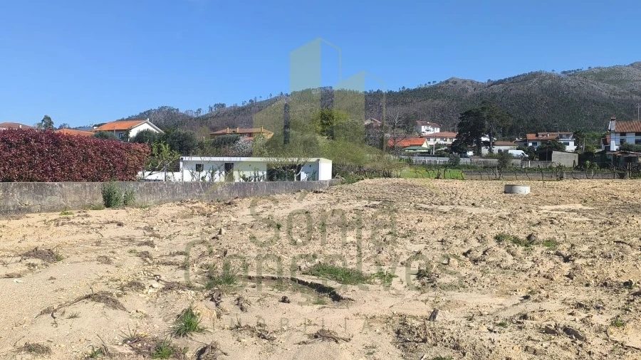 Terreno para Venda em Correlhã