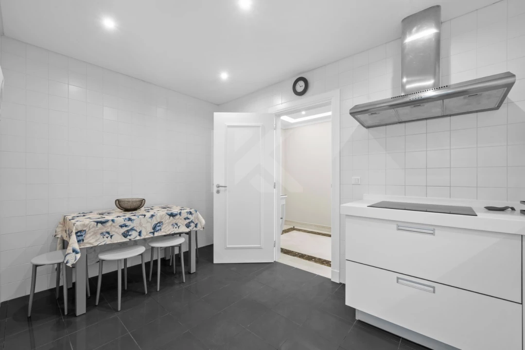 Apartamento T3 para Arrendamento em São Martinho Foto 19