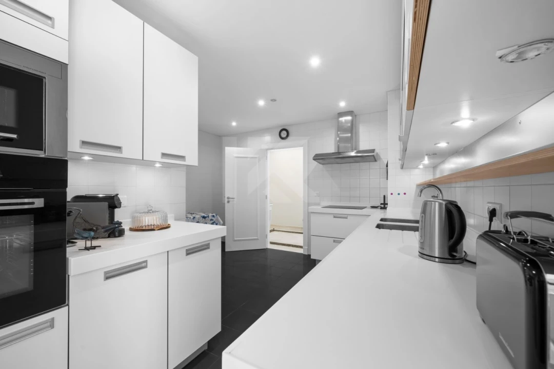 Apartamento T3 para Arrendamento em São Martinho Foto 18