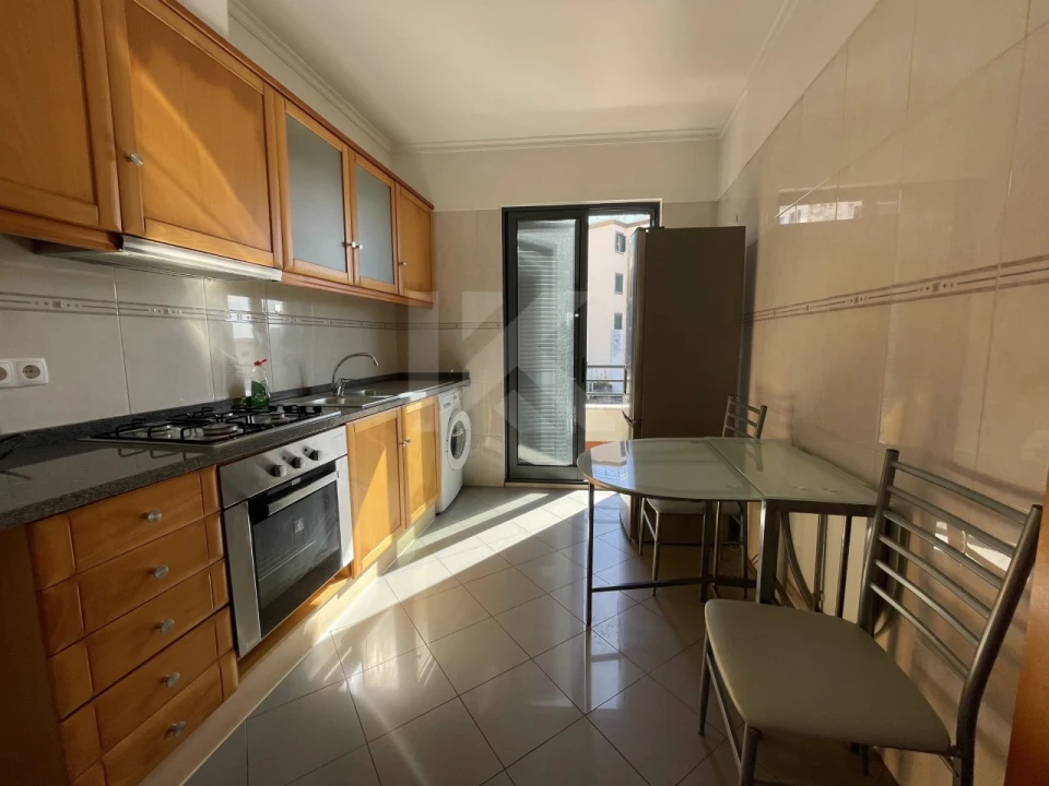 Apartamento T1 para Arrendamento em Funchal (Santa Luzia) Foto 7