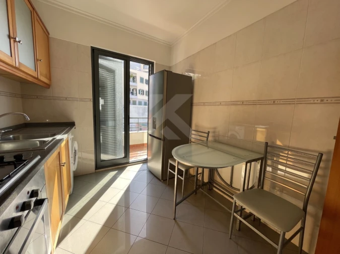 Apartamento T1 para Arrendamento em Funchal (Santa Luzia) Foto 6