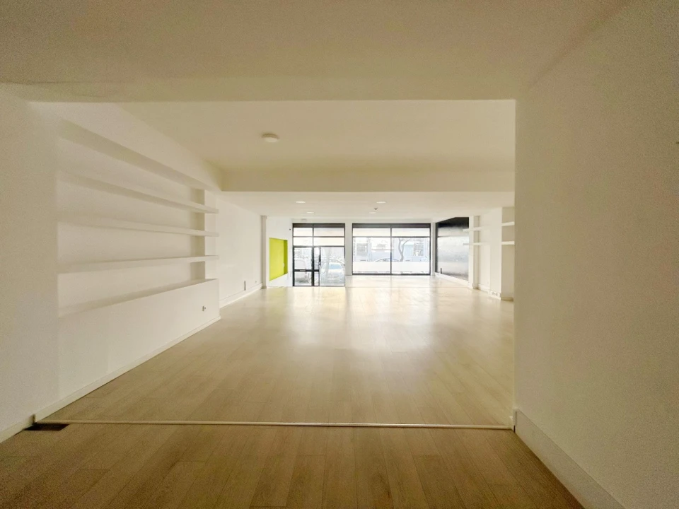 Loja para Arrendamento em Aradas Foto 7