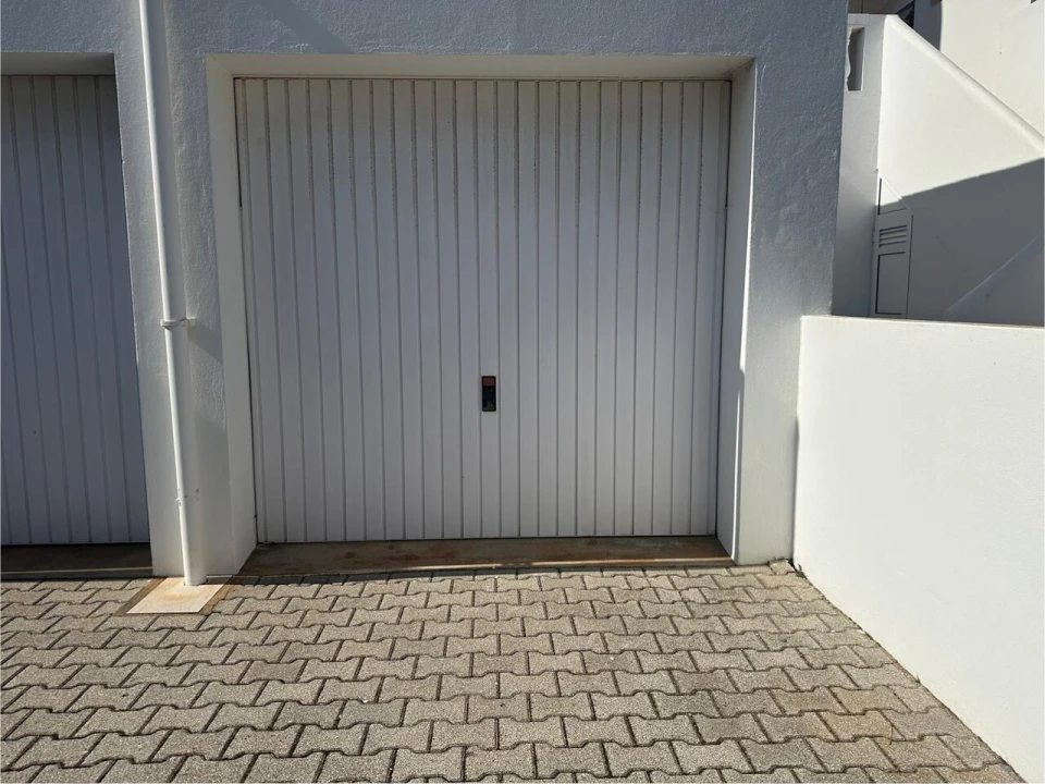 Garagem para Venda em Luz Foto 1