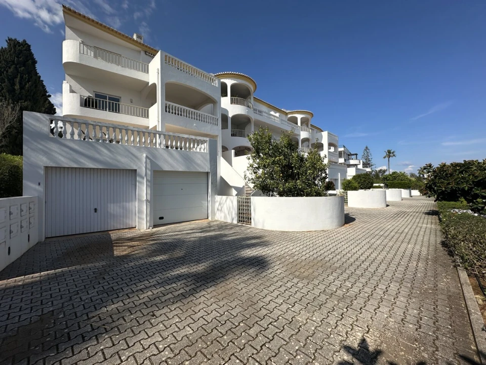 Garagem para Venda em Luz Foto 2