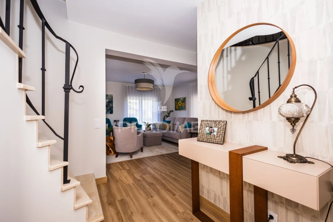 Moradia T5 para Venda em Salir de Matos Foto 17