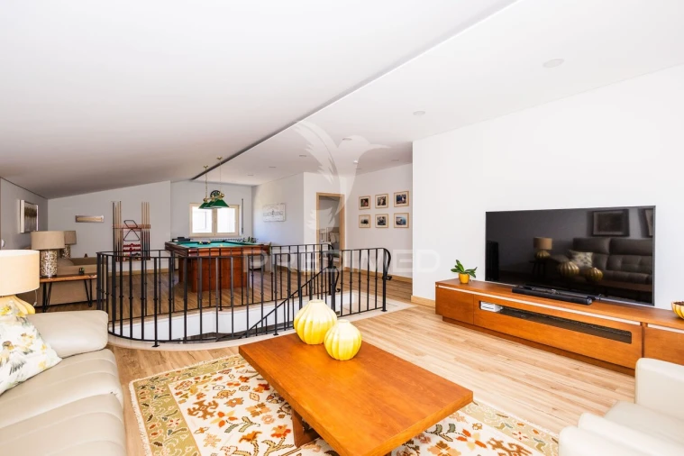 Moradia T5 para Venda em Salir de Matos Foto 25