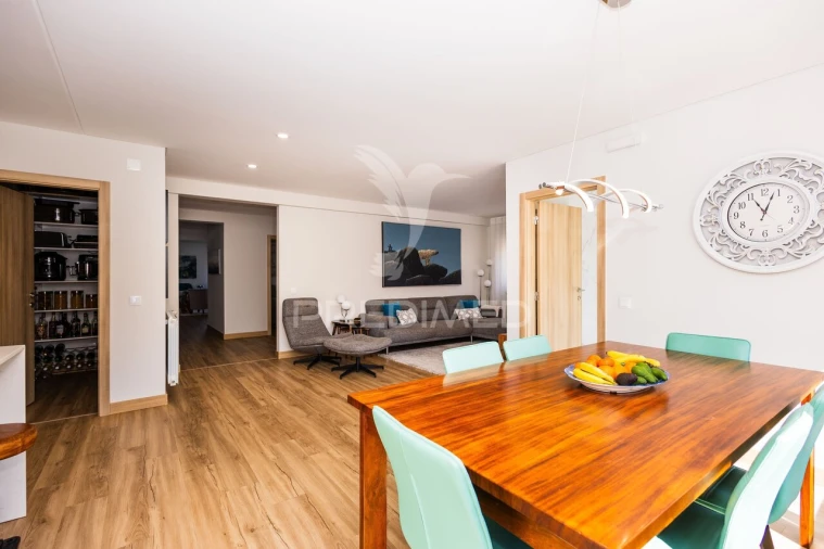 Moradia T5 para Venda em Salir de Matos Foto 5