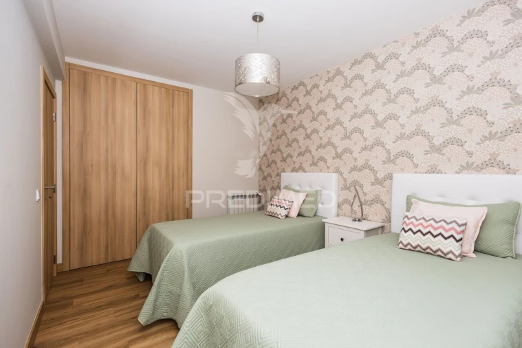 Moradia T5 para Venda em Salir de Matos Foto 9