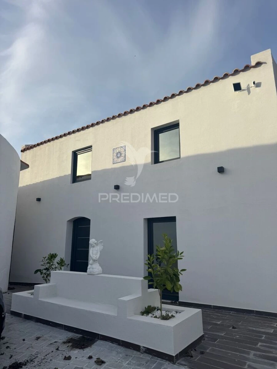 Moradia T3 para Venda em Santiago dos Velhos