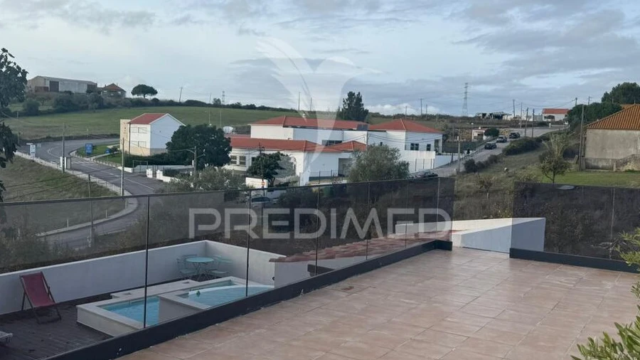 Moradia T3 para Venda em Santiago dos Velhos