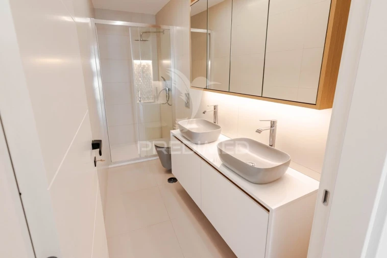 Moradia T3 para Venda em Quelfes Foto 17