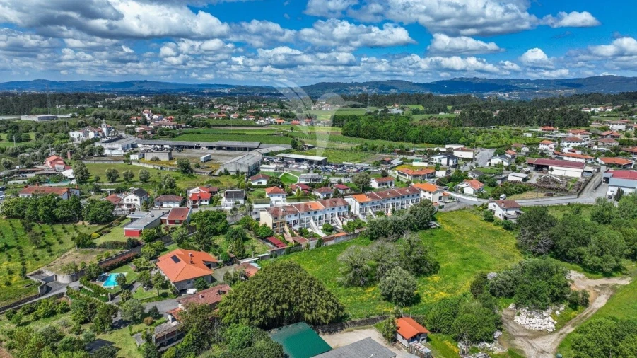 Moradia T3 para Venda em Carrazedo Foto 3