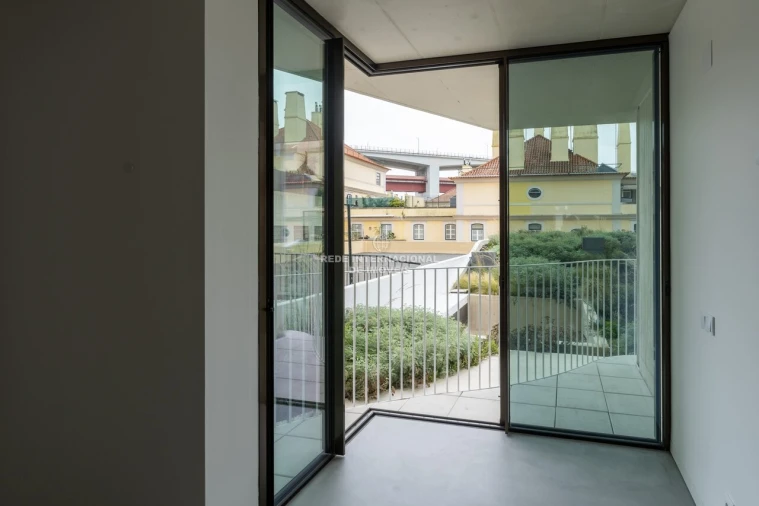 Apartamento T2 para Venda em Alcantara Foto 4