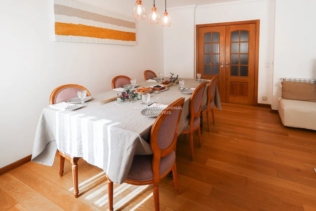 Moradia T4 para Venda em Alcabideche Foto 32