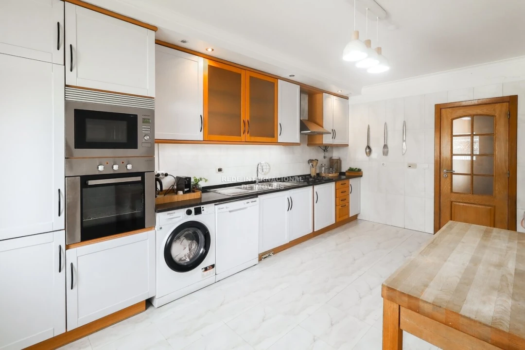 Moradia T4 para Venda em Alcabideche Foto 3