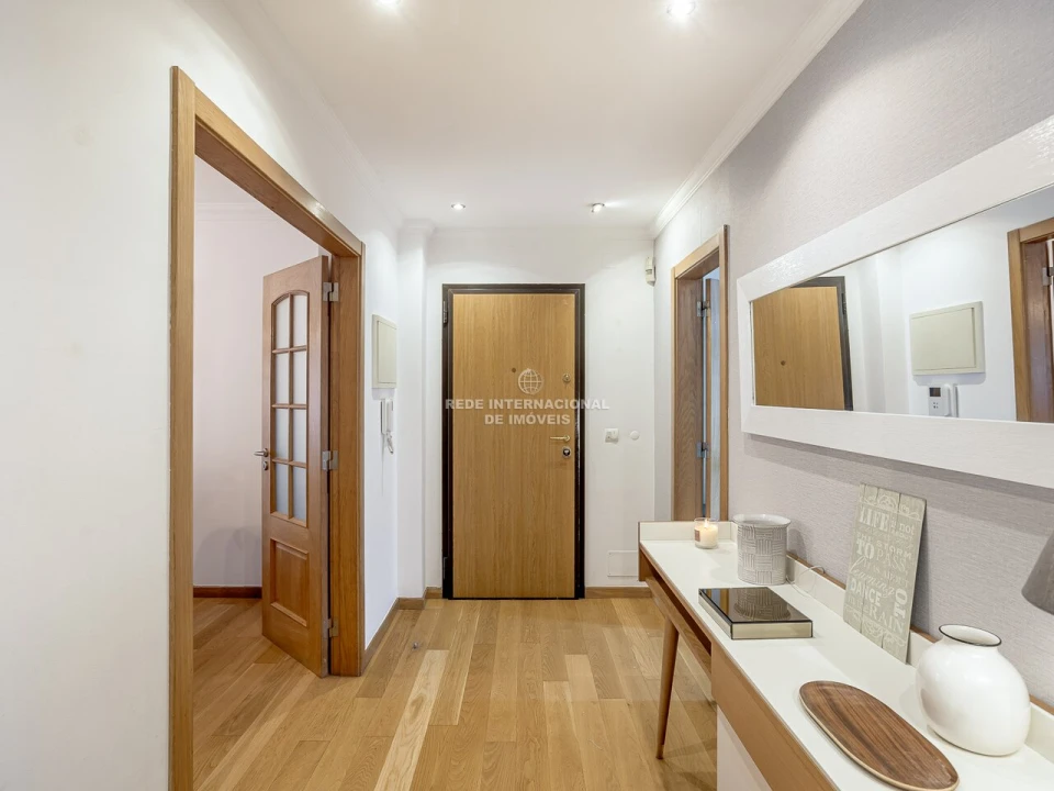 Moradia T4 para Venda em Alcabideche Foto 38