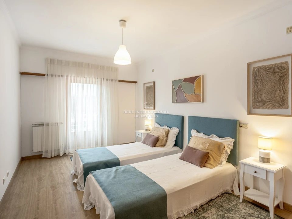 Moradia T4 para Venda em Alcabideche Foto 12