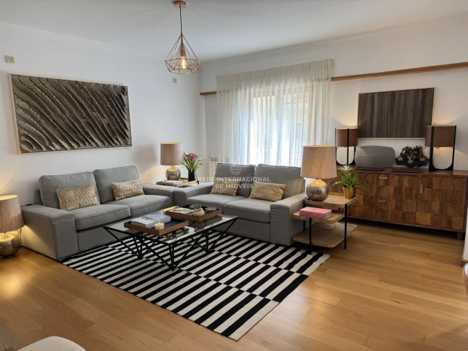 Moradia T4 para Venda em Alcabideche Foto 14