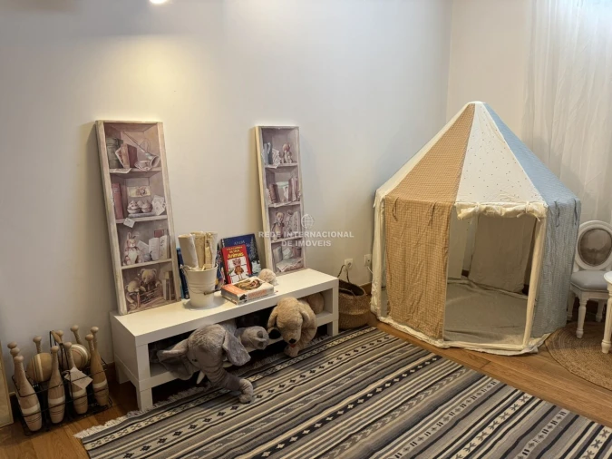 Moradia T4 para Venda em Alcabideche Foto 6