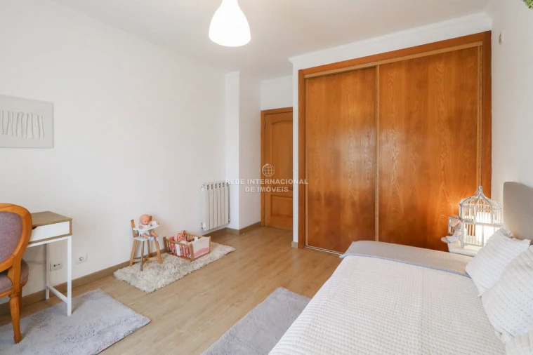 Moradia T4 para Venda em Alcabideche Foto 8