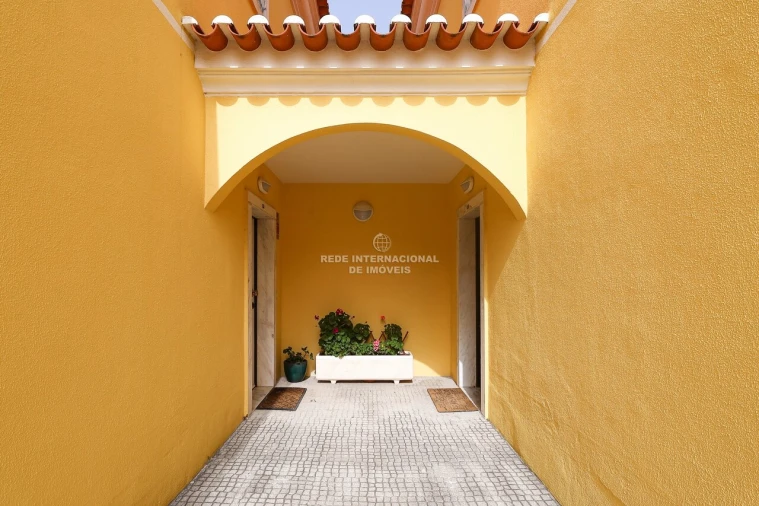 Moradia T4 para Venda em Alcabideche Foto 39