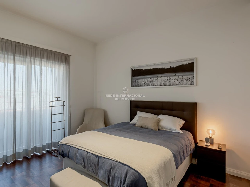 Apartamento T7 para Venda em Avenidas Novas Foto 3