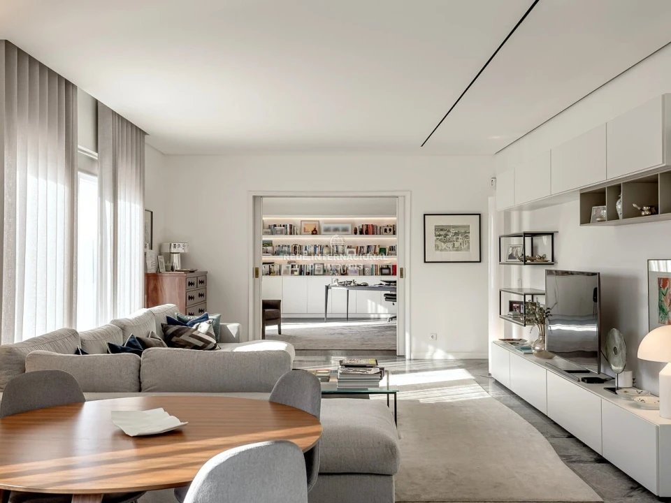 Apartamento T7 para Venda em Avenidas Novas Foto 14