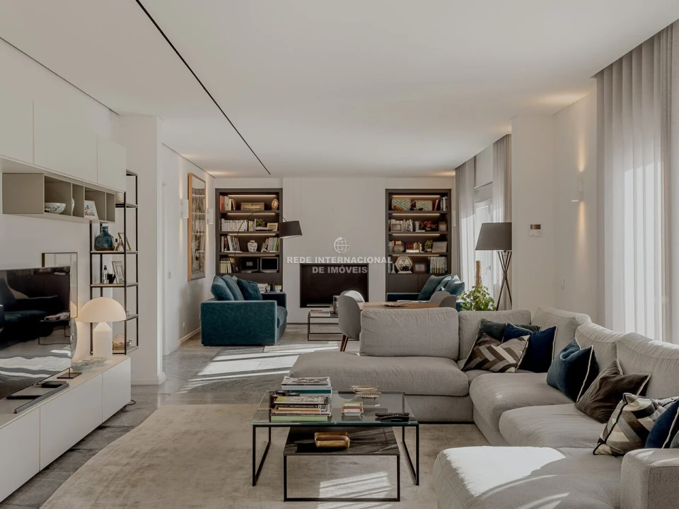 Apartamento T7 para Venda em Avenidas Novas Foto 10