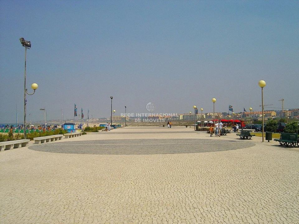 Apartamento T2 para Venda em Espinho Foto 36