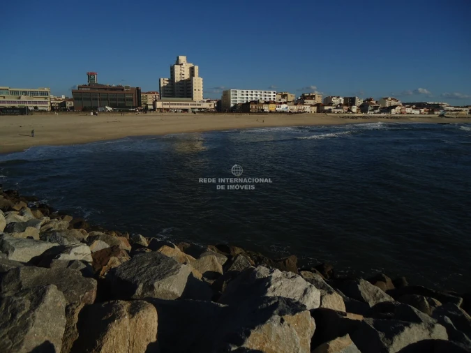 Apartamento T2 para Venda em Espinho Foto 37