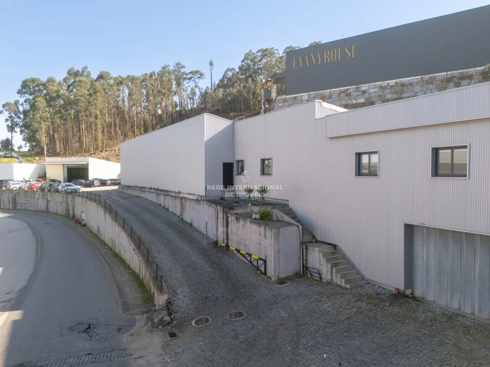 Armazém para Venda em Rebordosa Foto 14