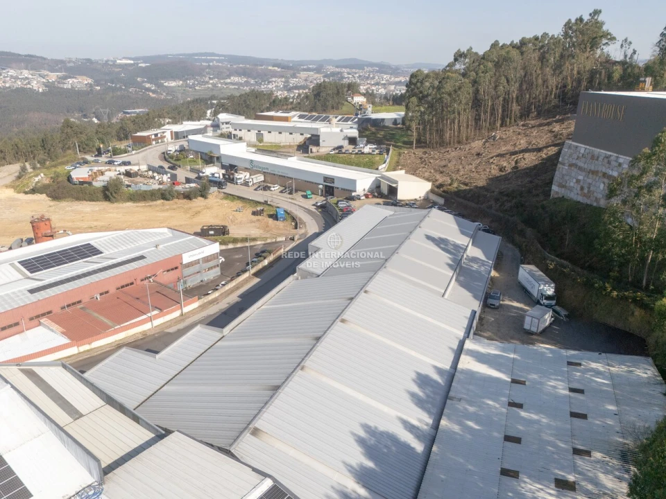 Armazém para Venda em Rebordosa Foto 15