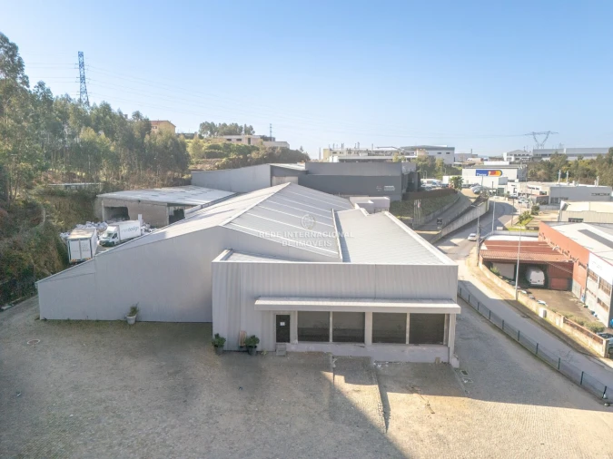 Armazém para Venda em Rebordosa Foto 2