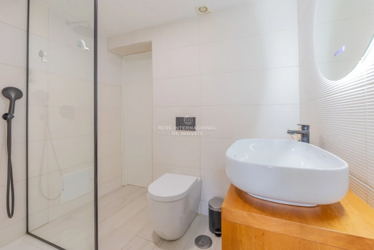 Moradia T3 para Venda em Quarteira Foto 7