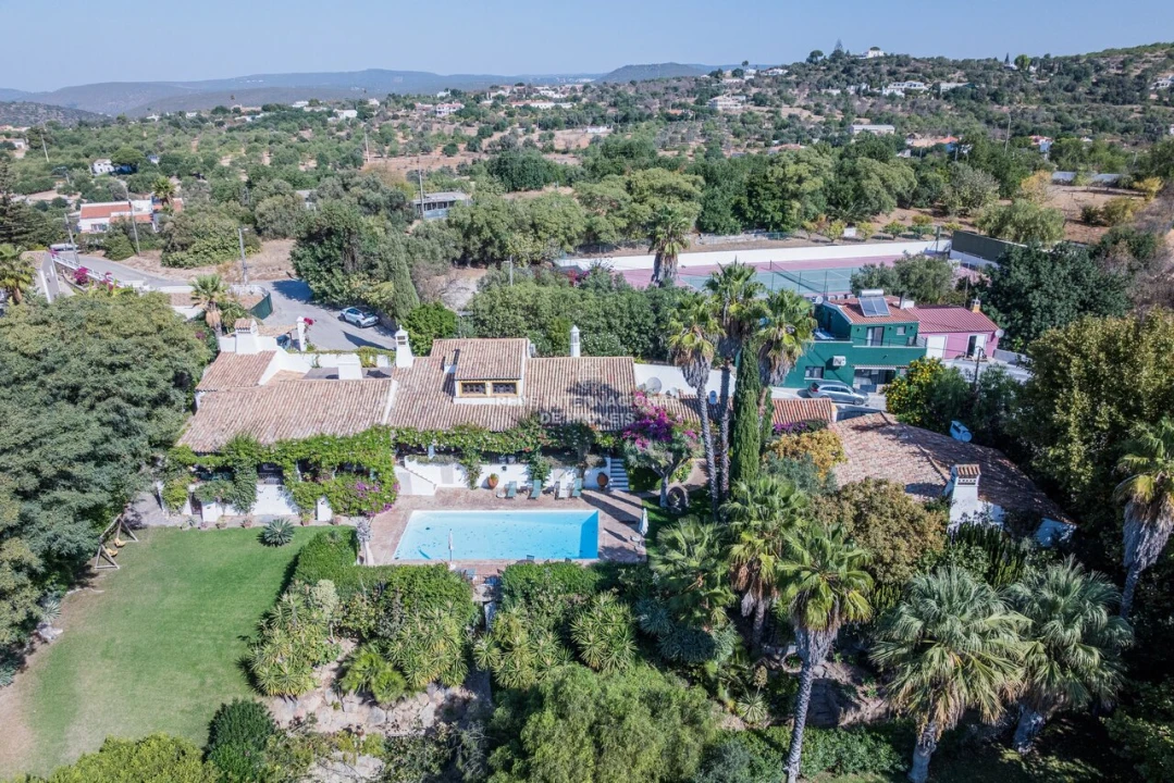 Moradia T7 para Venda em Boliqueime Foto 2