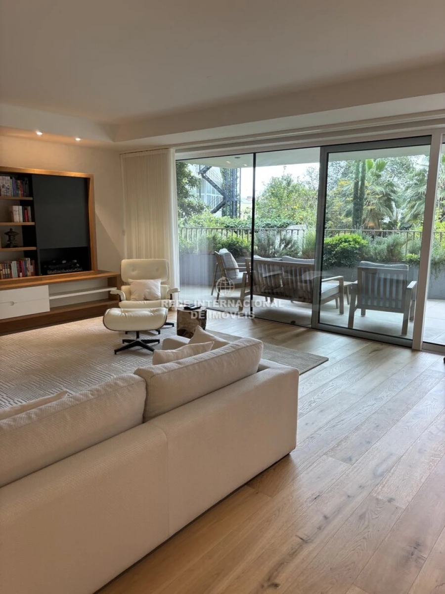 Apartamento T3 para Venda em Santo António Foto 4