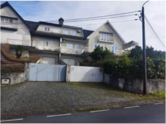 Moradia T4 para Venda em Pombeiro de Ribavizela Foto 1