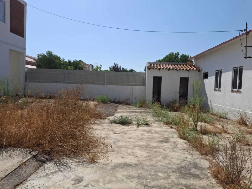 Moradia T1 para Venda em São João Baptista Foto 1