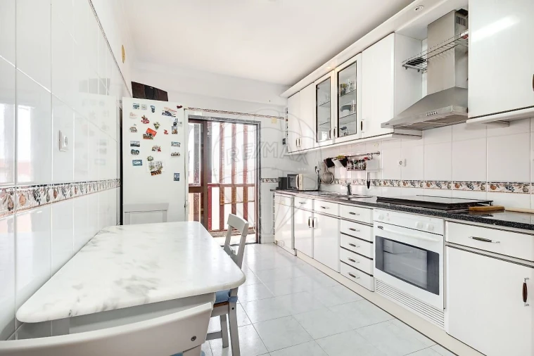 Apartamento T3 para Venda em Vialonga Foto 8