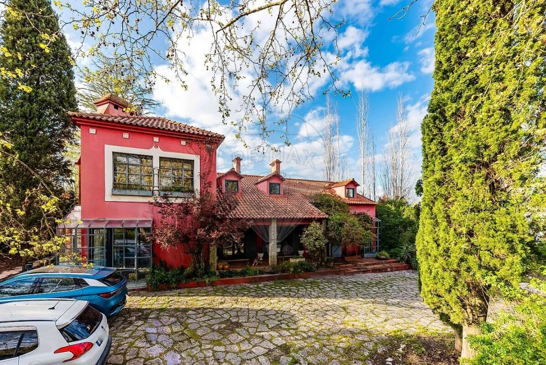 Moradia T5 para Venda em Corroios Foto 1