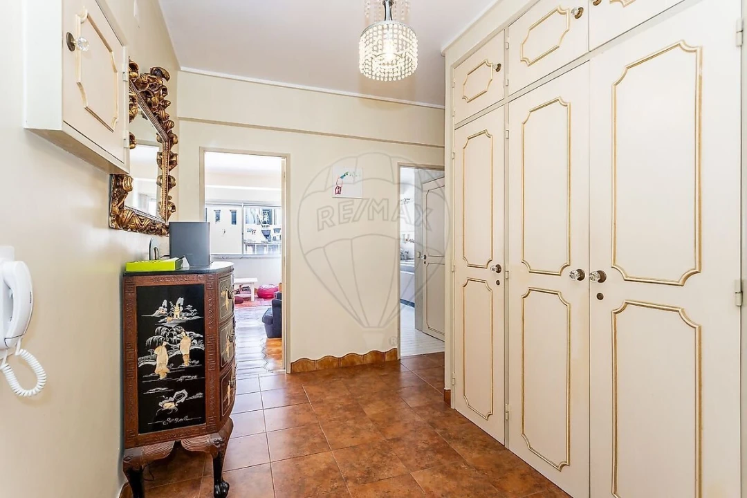 Apartamento T3 para Venda em Benfica Foto 2