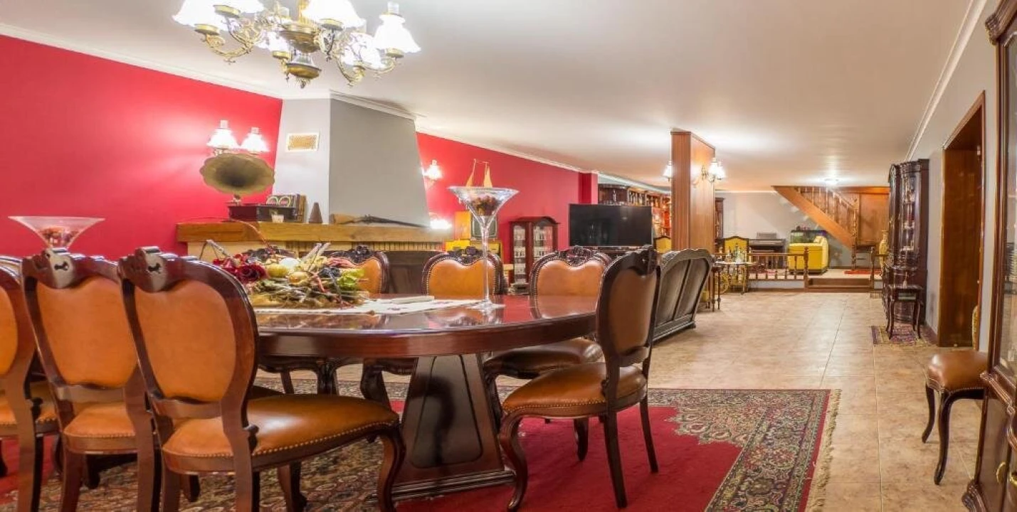 Moradia T7 para Venda em Friestas Foto 12