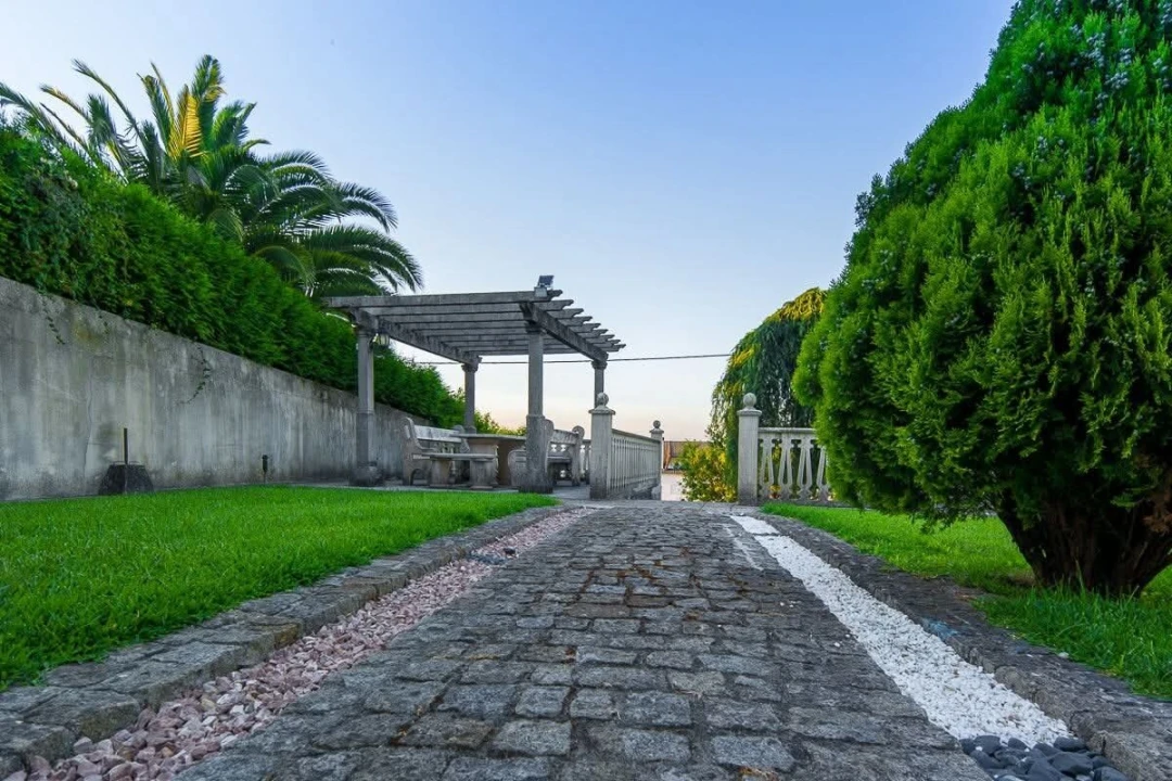 Moradia T7 para Venda em Friestas Foto 31