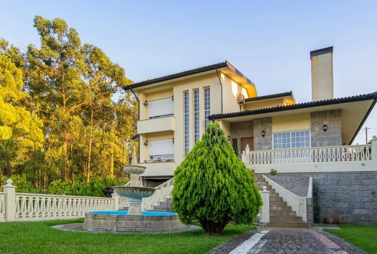 Moradia T7 para Venda em Friestas Foto 2