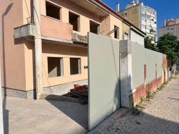 Moradia T6 para Venda em Águas Livres