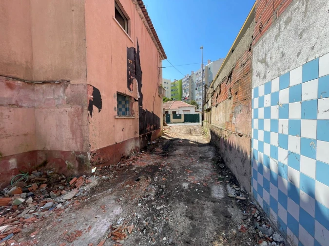 Moradia T6 para Venda em Águas Livres Foto 6