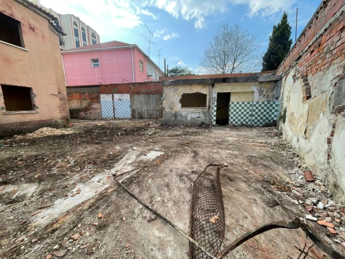 Moradia T6 para Venda em Águas Livres Foto 17